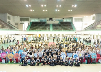 ▲嘉義市推動數位學習不斷進步，於港坪運動公園體育館與各界分享各校成果。(圖/嘉義市政府提供)