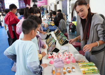 ▲雲林縣2025數位嘉年華」全縣師生沉浸式體驗數位科技、AI智能融入教育、生活、藝術等領域樂趣。(圖/雲林縣政府提供)