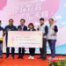 ▲樸仔媽微型利他慈善會理事長蔡承宗致贈市府贊助支票。（圖/嘉義市政府提供）