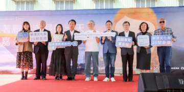 ▲奈良美智10年巡展抵嘉，「凋謝的花(2020版)」首度在台展出。(圖/嘉義縣政府提供)