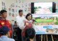 ▲縣長張麗善在水利處長許宏博與地方民意代表陪同下，親自向鄉親與媒體說明「林內鄉坪頂崩塌地整治工程」的工區現況與加勁護坡規劃藍圖。（圖/雲林縣政府提供）