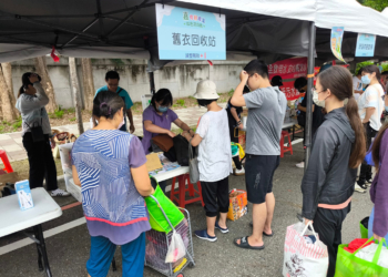 ▲嘉有好市集推出「舊衣回收站」，讓舊衣發揮價值。(圖/嘉義縣政府提供)