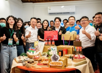 ▲副總統賴清德視察嘉義縣地方創生推動成果，受到青年團隊熱烈歡迎。(圖/嘉義縣政府提供)