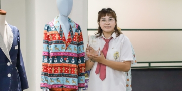 ▲嘉義青創品牌「連衣連文創工作室」負責人陳詩婷於世界洋服大賽勇奪青年組金牌，展現國際級裁縫實力。（圖／嘉義縣政府提供）