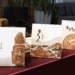 ▲嘉義市出版「鑿木生花、民俗瑰寶」藝師作品及文資叢書，傳承與弘揚無形文化資產之美。(圖/嘉義市政府提供)
