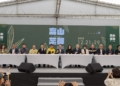 ▲縣長翁章梁帶領十家旅行業者簽署MOU，推廣嘉義茶文旅。(圖/嘉義縣政府提供)