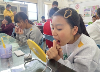 ▲阿里山國中小落實早餐後及午餐後潔牙，執行率達100%。（圖/嘉義縣政府提供）