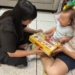 ▲育兒指導員提供專業育兒知識，降低家長照護嬰幼兒的壓力。（圖/嘉義縣政府提供）