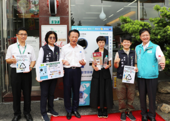 ▲嘉義縣與統一超商合作推動資源永續循環，推廣高效智慧回收機。(圖/嘉義縣政府提供)