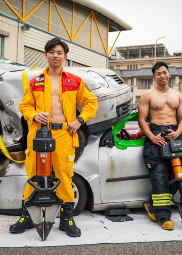 ▲嘉義縣2026消防猛男桌曆登場。（圖／嘉義縣政府提供）