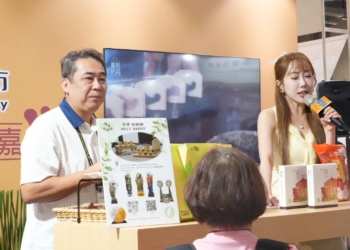 ▲許家班糕餅舖於城市選品分享會介紹品牌故事與特色產品，並與現場民眾熱情互動。(圖/蔡佳坊攝)