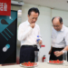 ▲縣長翁章梁及農糧署副署長姚志旺到場試吃，並參與小果番茄評鑑投票。（圖/嘉義縣政府提供）