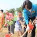 ▲大手牽小手，一起響應雲林縣全境植樹減碳生活，為生活加分，為地球減碳!。(圖/雲林縣政府提供)