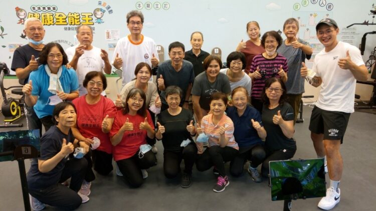 ▲嘉創中心目前有26位志工，平均年齡為68歲。(圖/嘉義市政府提供)