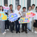 ▲縣長翁章梁專程探班在東石與布袋取景的「阿榮與阿玉」劇組。（圖/嘉義縣政府提供）