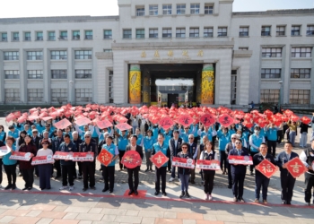 ▲嘉義縣「年菜送暖，溫馨我嘉」出動487位縣府員工擔任志工、超過231台車輛。（圖/嘉義縣政府提供）
