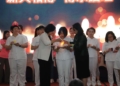 ▲縣長張麗善、元長鄉長李明明以「大學姐」身份一同參加「點亮希望、傳承護理」活動。(圖/雲林縣政府提供)