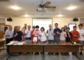 ▲市長黃敏惠開心前往校園慰勉陳采稼同學榮獲2024總統教育獎殊榮。(圖/嘉義市政府提供)