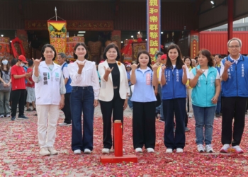 ▲縣長張麗善與各界代表共同參與起馬炮點燃儀式，齊心祈求地方平安與社會和諧。（圖/雲林縣政府文化觀光處提供）