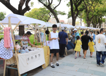 ▲朴通市集擴大雙場域舉行，吸引許多人潮湧入。(圖/嘉義縣政府提供)