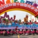 ▲縣長張麗善領唱國歌，與鄉親同慶中華民國生日快樂。(圖/雲林縣政府提供)