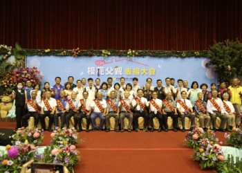 ▲嘉義市政府表揚15位模範父親，表達最高敬意。(圖/嘉義市政府提供)