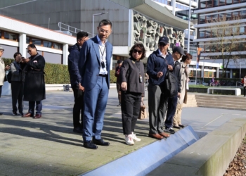 ▲市長黃敏惠率領考察團參訪倍恩特姆廣場，將新思維、技術和工法造福嘉義市。(圖/嘉義市政府提供)