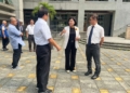 ▲縣長張麗善與典試委員姚立德、政務次長鄭中平巡視考場。(圖/雲林縣政府提供)