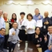 ▲勇奪德國紐倫堡國際發明展銅牌的黃承暘同學(中排左四)與市長黃敏惠、昔日師長歡聚合影。（圖/嘉義市政府提供）