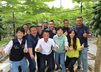 ▲縣長翁章梁期望透過觀摩會，幫助青壯農在農業領域打開新思維。(圖/嘉義縣政府提供)
