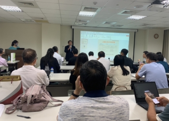 ▲「紡織新知研習會」系列活動中，講師們輪番上陣帶領業者們，共同創造產業界如何實現環保與商業之間取得雙贏要領。(圖/臺南市政府經濟發展局提供)