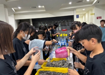 ▲嘉義市水資源回收中心規劃互動性且趣味的環境教育課程，成功帶領學生找找到學習樂趣。(圖/嘉義市政府提供)