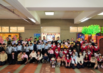▲「國際兒童畫作交流展」熱鬧開幕，歡迎市民朋友於112年12月20日至113年1月3日前往參觀。(圖/嘉義市政府提供)