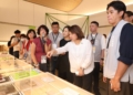 ▲市長黃敏惠率領市府團隊參訪南美館2館，收穫滿滿。(圖/嘉義市政府提供)