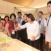 ▲市長黃敏惠率領市府團隊參訪南美館2館，收穫滿滿。(圖/嘉義市政府提供)