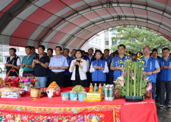 ▲國慶焰火祈福祭典，縣長張麗善率縣府團隊祈求慶典圓滿、縣民安康。(圖/雲林縣政府提供)
