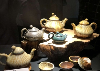 ▲殷金磬陶藝創作展即日起至114/1/8在北港文化中心展出，歡迎民眾前往觀賞。(圖/雲林縣政府提供)