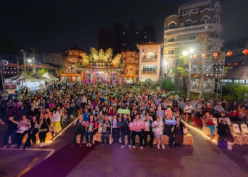 ▲嘉義市好戲連台，首周即吸引滿滿人潮入場欣賞。（圖/嘉義市政府提供）