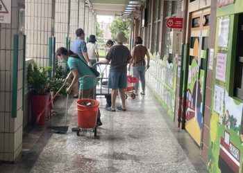 ▲嘉義市政府與各級校園攜手進行災後搶修。(圖/嘉義市政府提供)