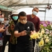 ▲鹿草DOC帶著長青學員到在地研帥蘭園農場，實拍職人影片。(圖/嘉義縣政府提供)