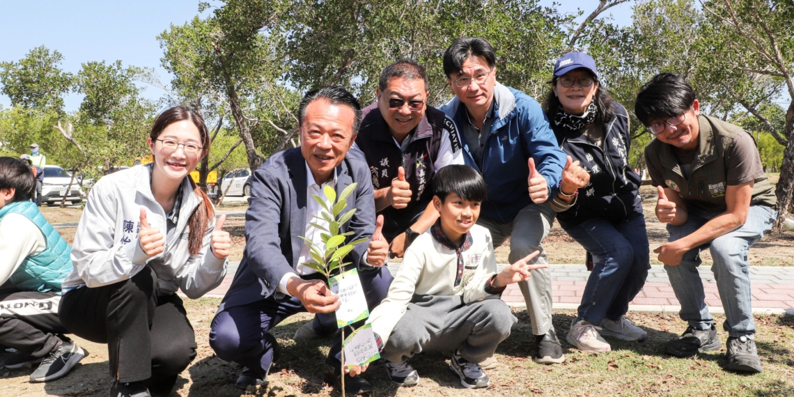 ▲交通部觀光署雲嘉南濱海國家風景區管理處在嘉義布袋高跟鞋教堂園區，種下約500株喬木與灌木。（圖/嘉義縣政府提供）