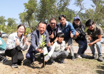 ▲交通部觀光署雲嘉南濱海國家風景區管理處在嘉義布袋高跟鞋教堂園區，種下約500株喬木與灌木。（圖/嘉義縣政府提供）