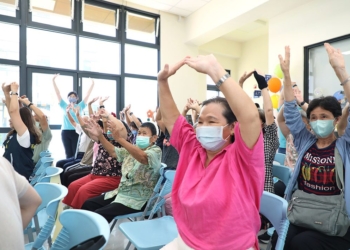 ▲嘉市湖康社區照顧關懷據點巷弄長照站自8月啟用以來，帶給每位參與長輩滿滿活力與樂趣。(圖/嘉義市政府提供)