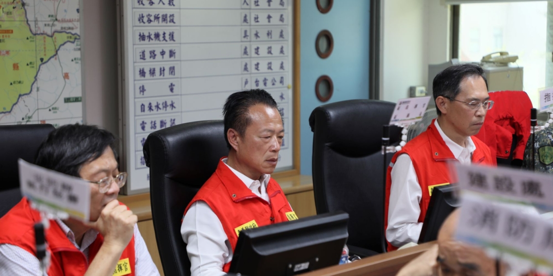 ▲縣長翁章梁主持巴威颱風整備會議。（圖/嘉義縣政府提供）
