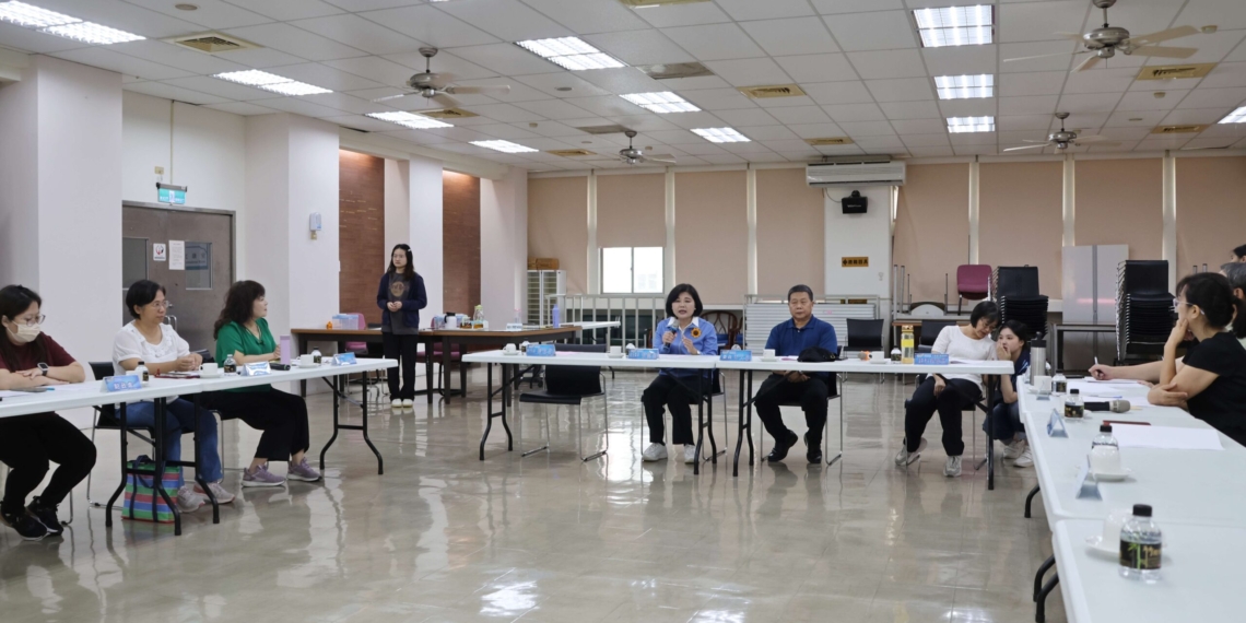 ▲張麗善縣長於社會救助金委員會議上致詞，感謝委員們審議辛勞。（圖/雲林縣政府提供）