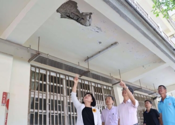 ▲打造安全優質校園環境 張麗善縣長現勘口湖國中歷史建物拆除工程。(圖/雲林縣政府提供)