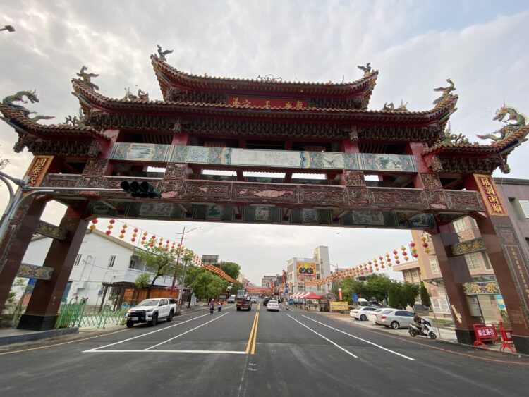 ▲嘉義縣政府趁勢大甲媽祖遶境，百萬遊客人潮湧入新港，與實境節目《社長之路》合作，將在5月2日到新港展店。(圖/嘉義縣政府提供)