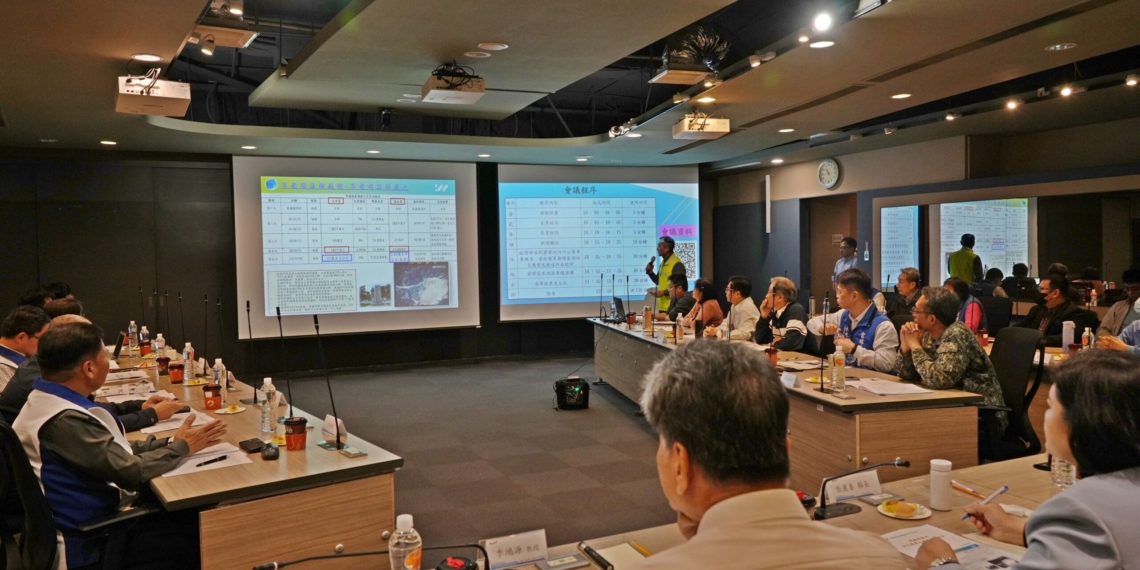 ▲第四河川分署專案報告「草嶺堰塞湖防災應變及精進作為說明」。(圖/雲林縣政府提供)