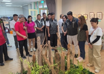 ▲《三角．歲月成花》社區長輩植物創作與裝置藝術展登場。（圖/鹿草鄉公所提供）