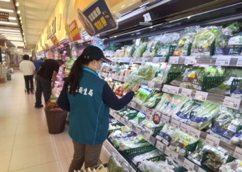 ▲雲林縣衛生局針對食品製造業者、市場及餐廳等相關行業進行食品抽樣檢驗。(圖/雲林縣政府提供)